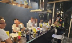 屏東小琉球遊客嗨過頭！民宿內拉k、警方當場逮8人送辦
