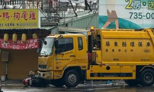 短訊》屏東市瑞光路二段事故！機車與垃圾車碰撞　騎士輕傷送醫