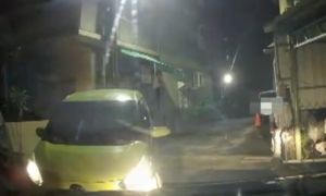 屏東凌晨警匪追逐！駕駛拒檢衝撞警車　開進田裡棄車逃逸