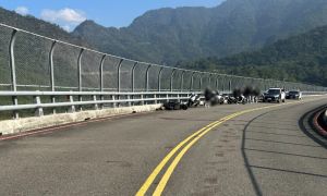 屏東谷川大橋自撞事故！17歲少年騎車撞橋墩　送醫搶救不治