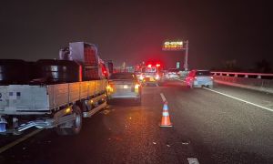 快訊》國道3號長治路段傳出多車事故！小貨車駕駛受困受傷送醫