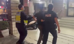 屏縣府女廁驚傳偷拍狼！男持手機伸入隔間下方　警方迅速逮人