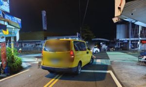 屏東東港計程車疑忘拉手剎車　司機嘗試攔停慘遭輾過不治