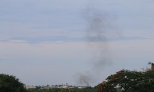 即時訊息》萬丹工廠再冒出濃煙　消防隊：災後餘熱現象