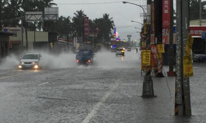 海棠颱風》長治交流道下方往三地門方向有積水請小心