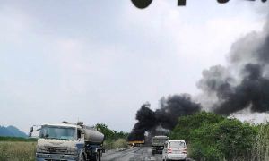 屏東高樹砂石車對撞起火 1名司機當場燒死
