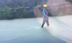 0823豪雨災情∥高雄路竹大公路、萬丹萬大橋、東港路段道路封閉 ...