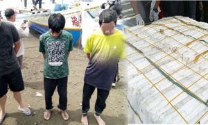 影像曝光∥屏東2男走私大量冰毒原料 在菲律賓海岸被捕