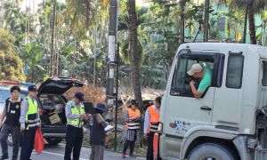 里港市區加強攔查砂石車 警方今年開出千張罰單