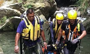 快訊》神山瀑布傳溺水意外 兩名20歲男溺水送醫搶救