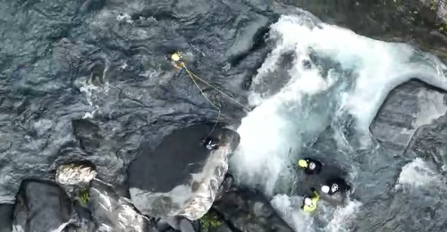 飛龍瀑布再尋獲2具遺體 目前剩1名失聯者未尋獲