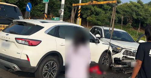 屏東萬丹河堤北路3車事故 騎士被壓在車底OHCA送醫