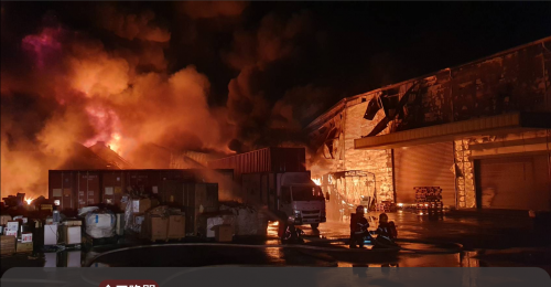 屏東萬丹家電工廠火警持續搶救中　救出一名傷者生命徵象穩定