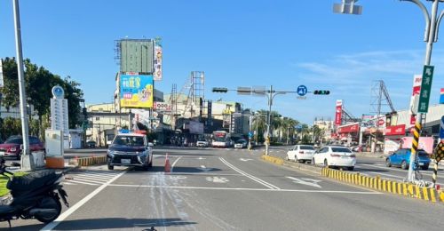 油漆灑路面害兩騎士慘摔  屏東警急調監視器揪犯人