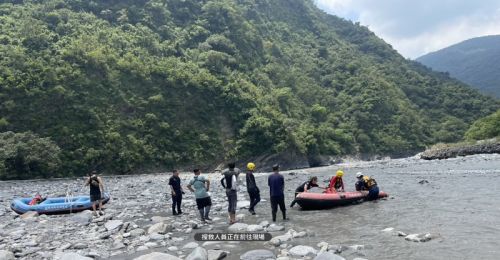 屏東霧台出發玩漂漂河！7人困三地門隘寮溪　消防出動救援
