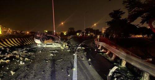 快訊》屏東九如交流道翻覆事故！1人飛出車外身亡　現場處理中