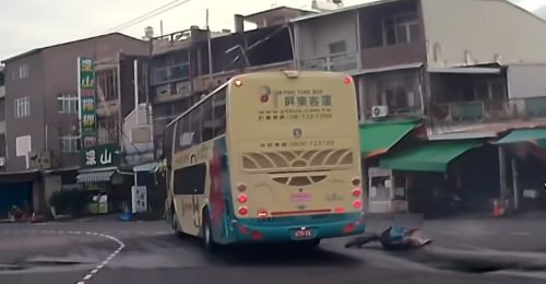 屏東萬丹學生騎腳踏車遭客運車擦撞　倒地險遭輾過輕傷送醫
