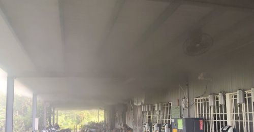 屏東小琉球電動機車換電站建築起火！7名警消出動搶救