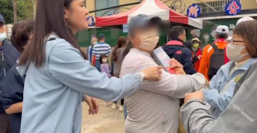 屏東市健走獎項太搶手！爆爭執還動手搶　工作人員氣到喊報警