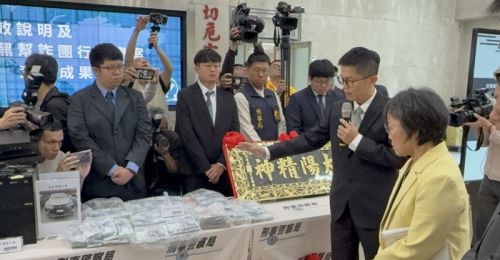 屏東警方追查詐騙金流！多處據點遭攻堅　逮42人查扣2100萬