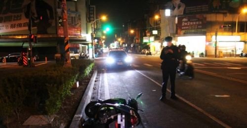 屏東市、萬丹鄉2起行人遭撞亡！翁闖紅燈過馬路、婦牽腳踏車穿越釀悲劇