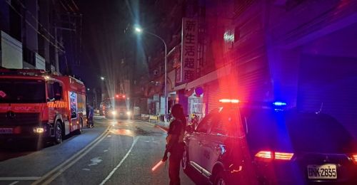 屏東潮州驚傳大樓火警！濃煙竄出175人急疏散　2女燒燙傷送醫
