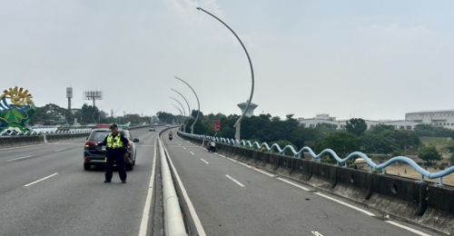 高屏大橋往屏東方向事故！騎士昏迷住進加護病房　家屬急尋行車紀錄器